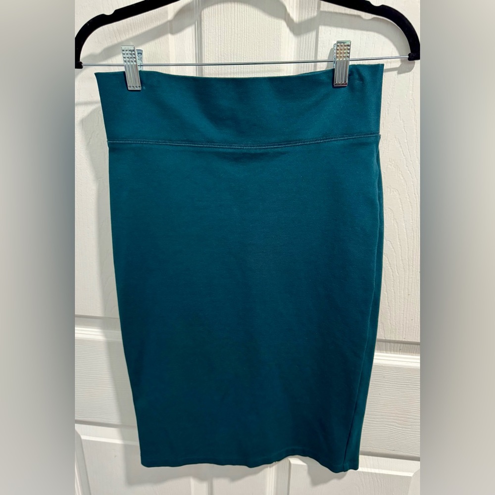 NWOT Labijou High Waist Green Pencil Skirt. Size L. Snug fitting pencil skirt.